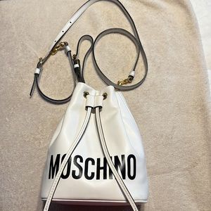 MOSCHINO BUCKET BAG (WHITE & BLACK)
